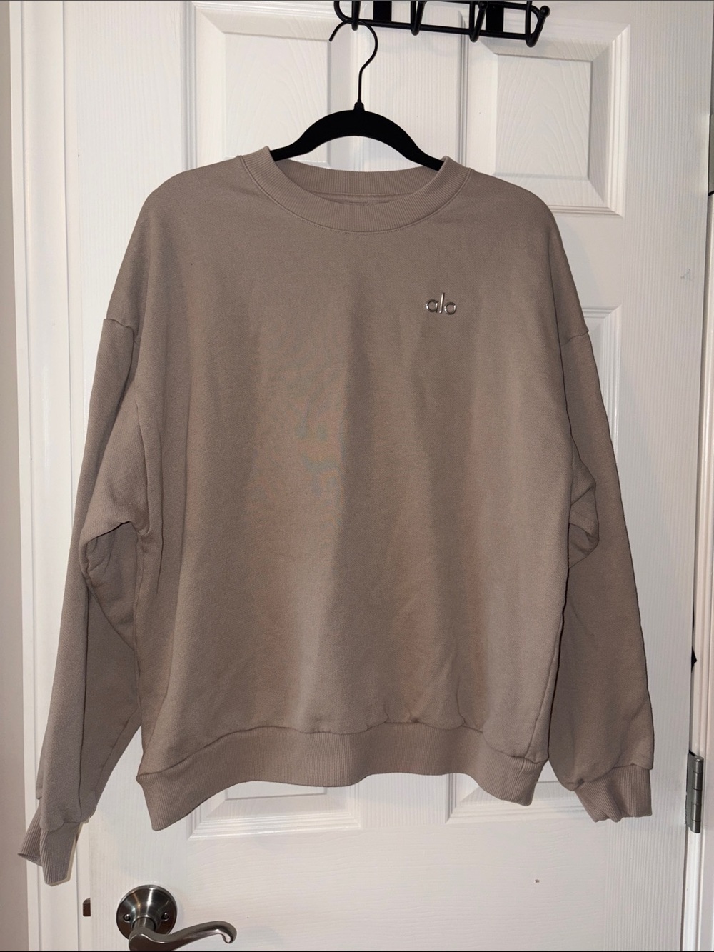 ALO Yoga Crewneck Sweatshirt in Taupe/light mocha